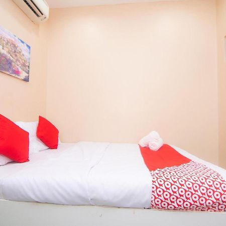 Oyo 1224 Hotel Hajah Rohayah Tanjong Malim Exterior photo