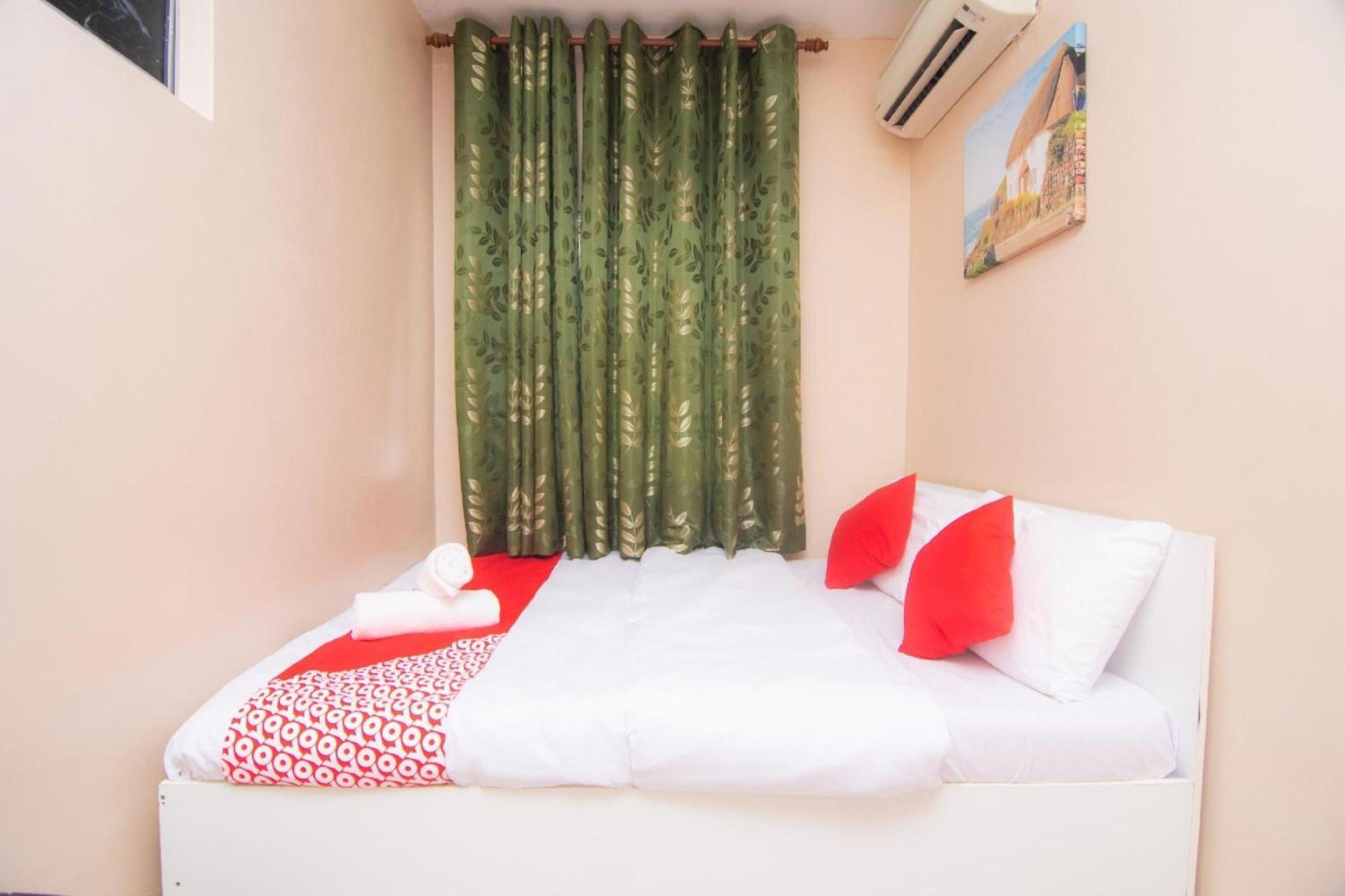 Oyo 1224 Hotel Hajah Rohayah Tanjong Malim Exterior photo
